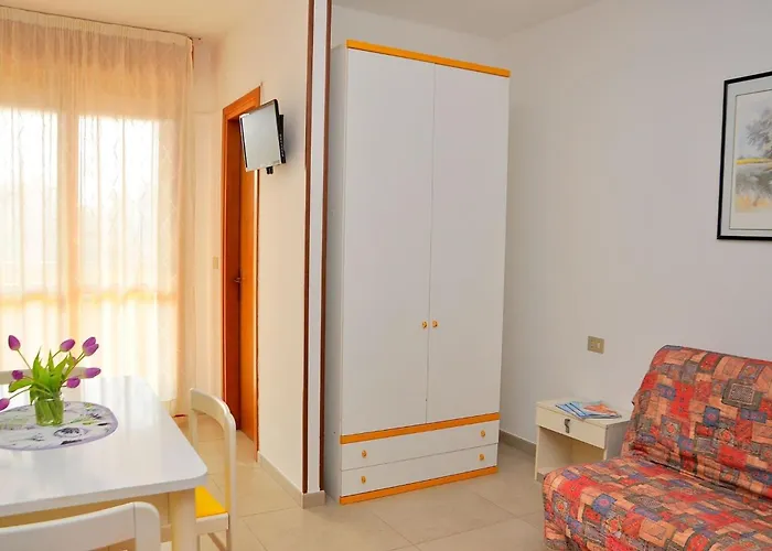 Modern With Seaview Balcony Апартаменты *