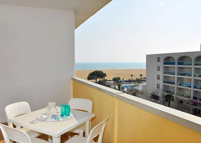 Modern With Seaview Balcony Апартаменты